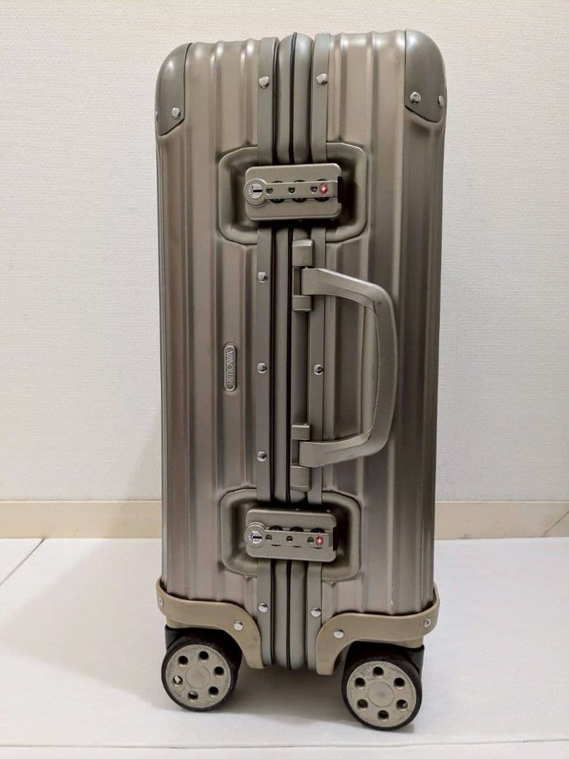 リモワ トパーズ TOPAS 45L 4輪 RIMOWA チタニウム