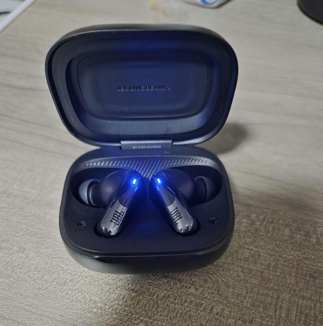 JBL ワイヤレスイヤホン ブラック 充電ケース付き