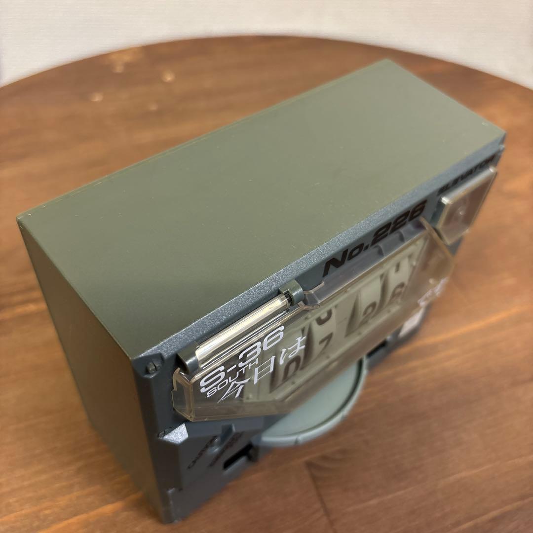 ヱヴァンゲリヲン 万年カレンダー エヴァ レア物 希少 NERV本部エレベータ