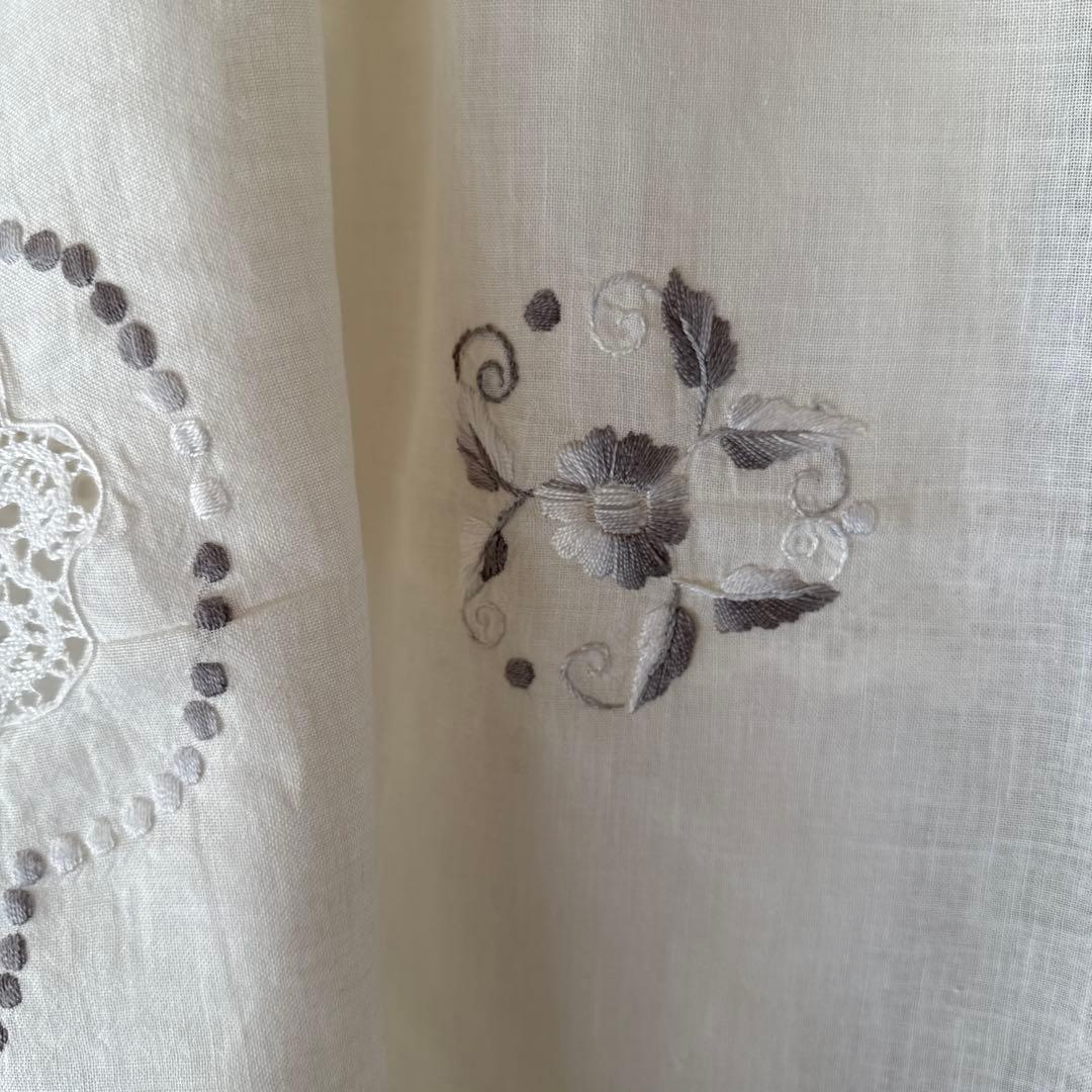 SALE❣️フランスアンティークஐ⋆*花柄とドイリー刺繍のクロスஐ