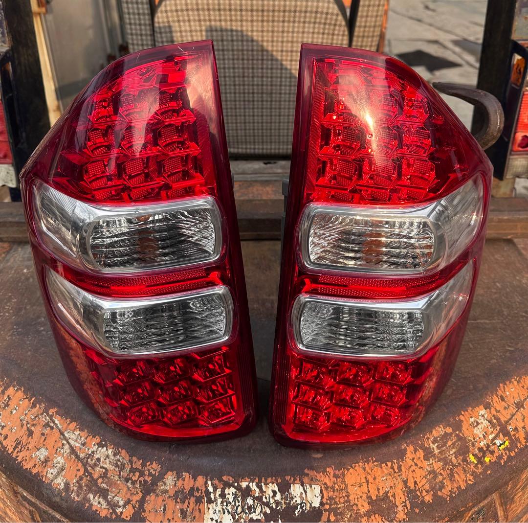 70 ノア　テールランプ　右左セット