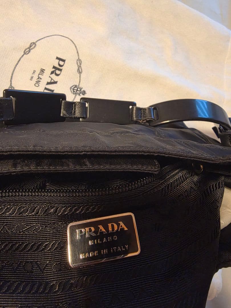 PRADA ブラックナイロンショルダーバッグ　プラチェーン　黒