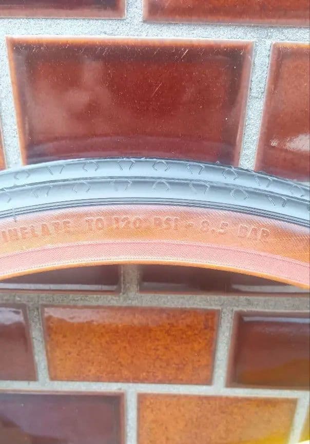 希少 20インチ（406）タイヤ　 2本セット