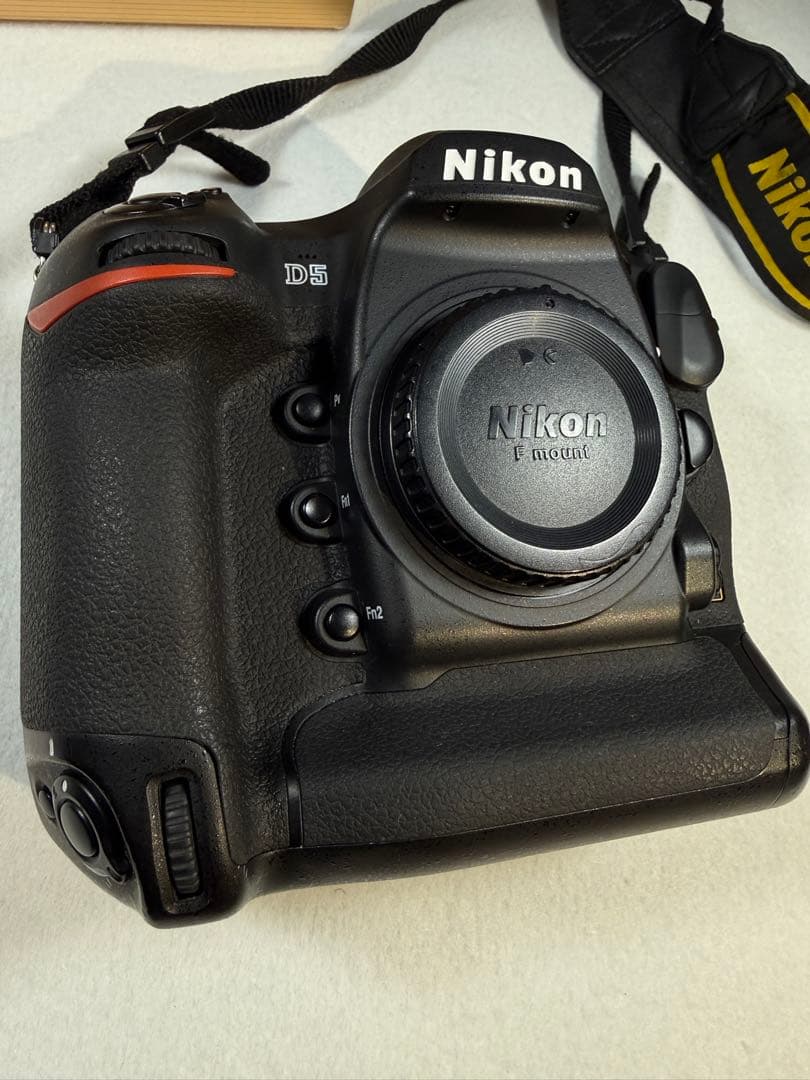 Nikon ニコン D5 XQD-Type ボディ カメラ中古品　動作良好です。