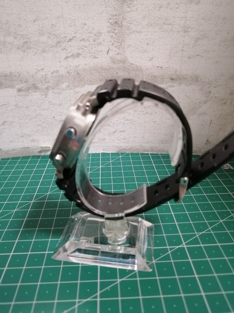 カシオ　G-shock DW-5600C 電池新品