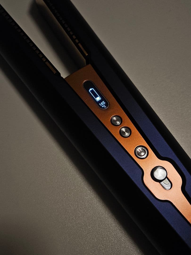 ダイソン　ヘアストレートアイロン