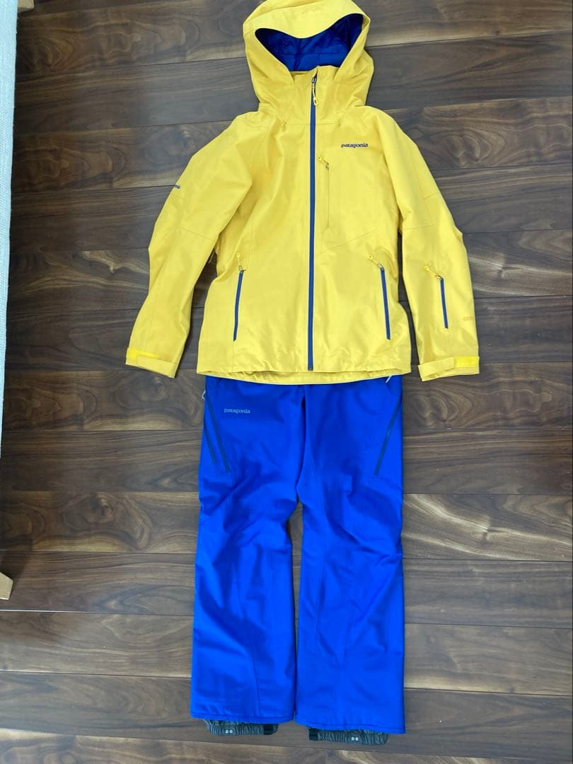 パタゴニア Patagoniaレディース　スノーウェア　スキーウェア上下セット